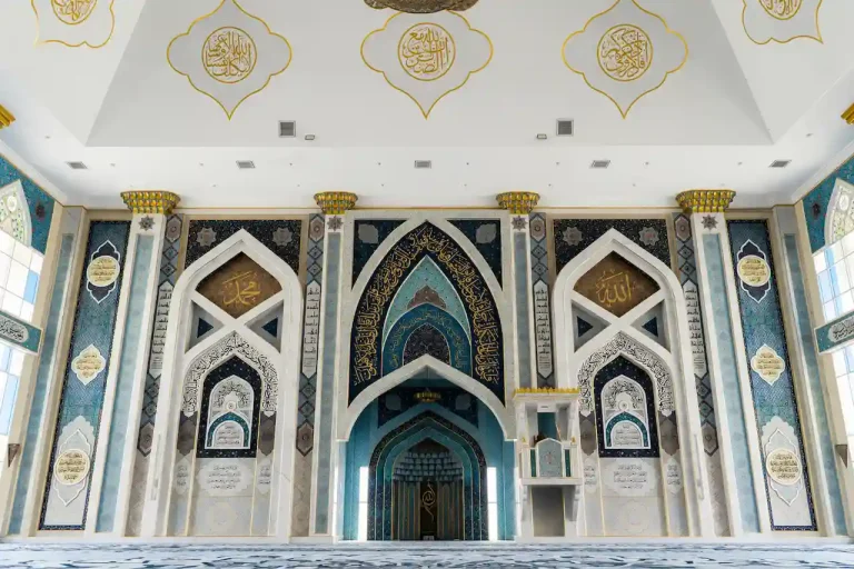 jenis kaligrafi masjid untuk dinding mihrab dan kubah